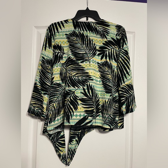 Ruby Rd.Petite Large front tying asymmetric tropical blouse - Picture 4 of 4